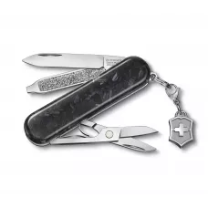 Складной нож Victorinox Classic SD Brilliant Carbon 58 мм 5 функций рукоять из карбона (0.6221.90)