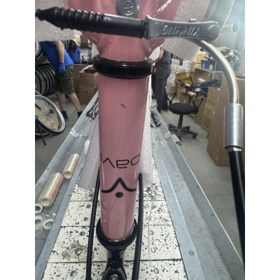 Велосипед уцінений ST 28" Dorozhnik DAVI Vbr FR рама-19" рожевий з чорною покришкою 2025